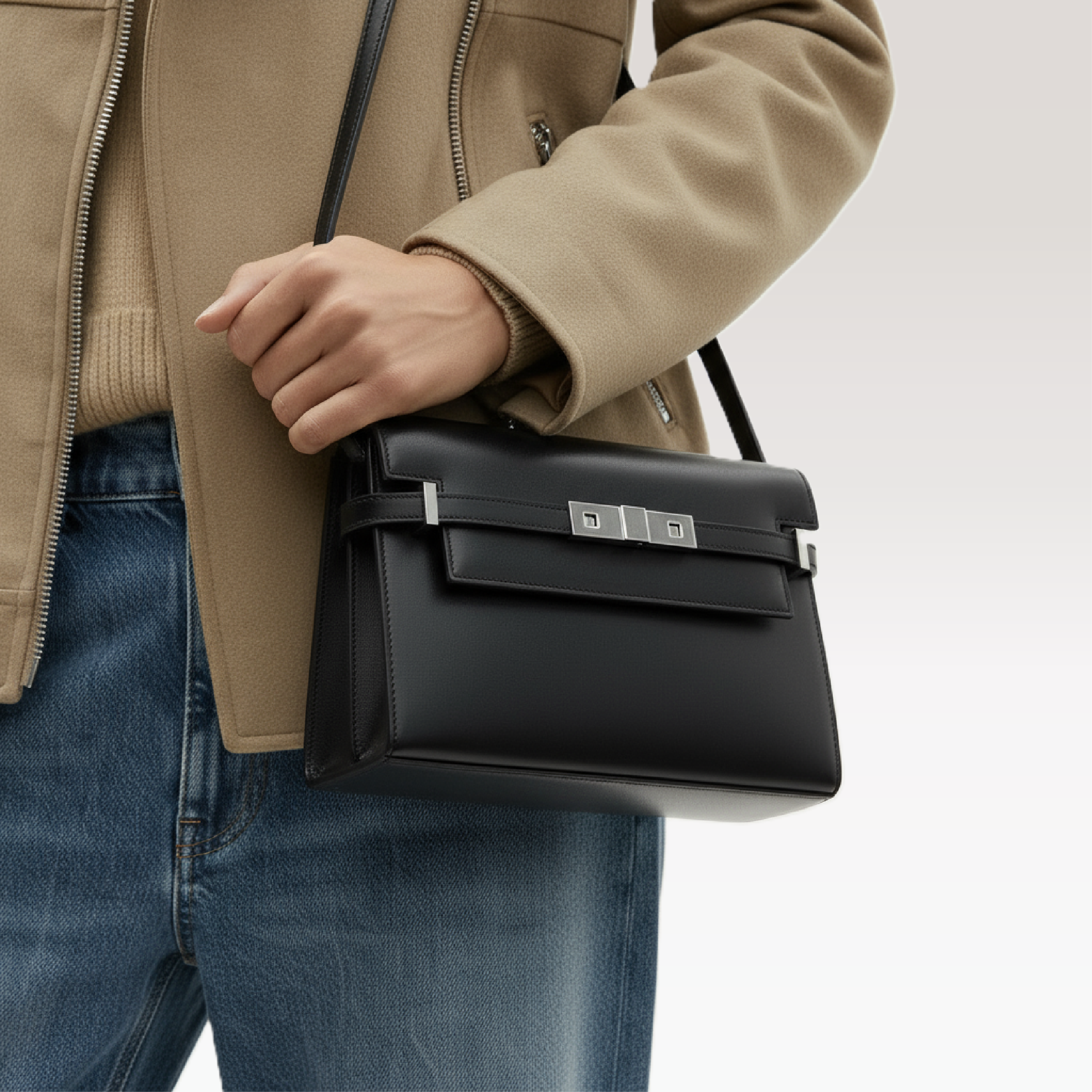 ARCANGELLIS_Seraphielle_calfskin_bag_in_Black_Silver_-_Model_Zoomed_View